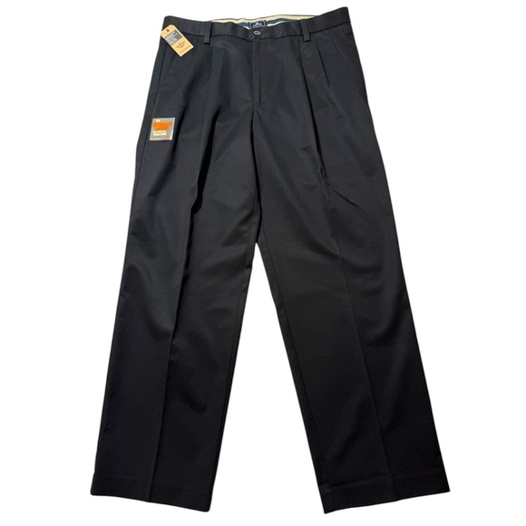 Dockers Mens D3 Classic Fit Iron Free Pleated Front Khakis Black Pants Size 34 - Picture 1 of 11